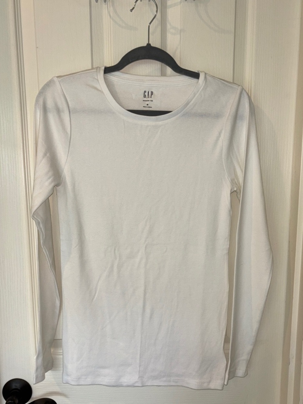 GAP Women’s Modern Tee Long Sleeve Crew Neck - White
